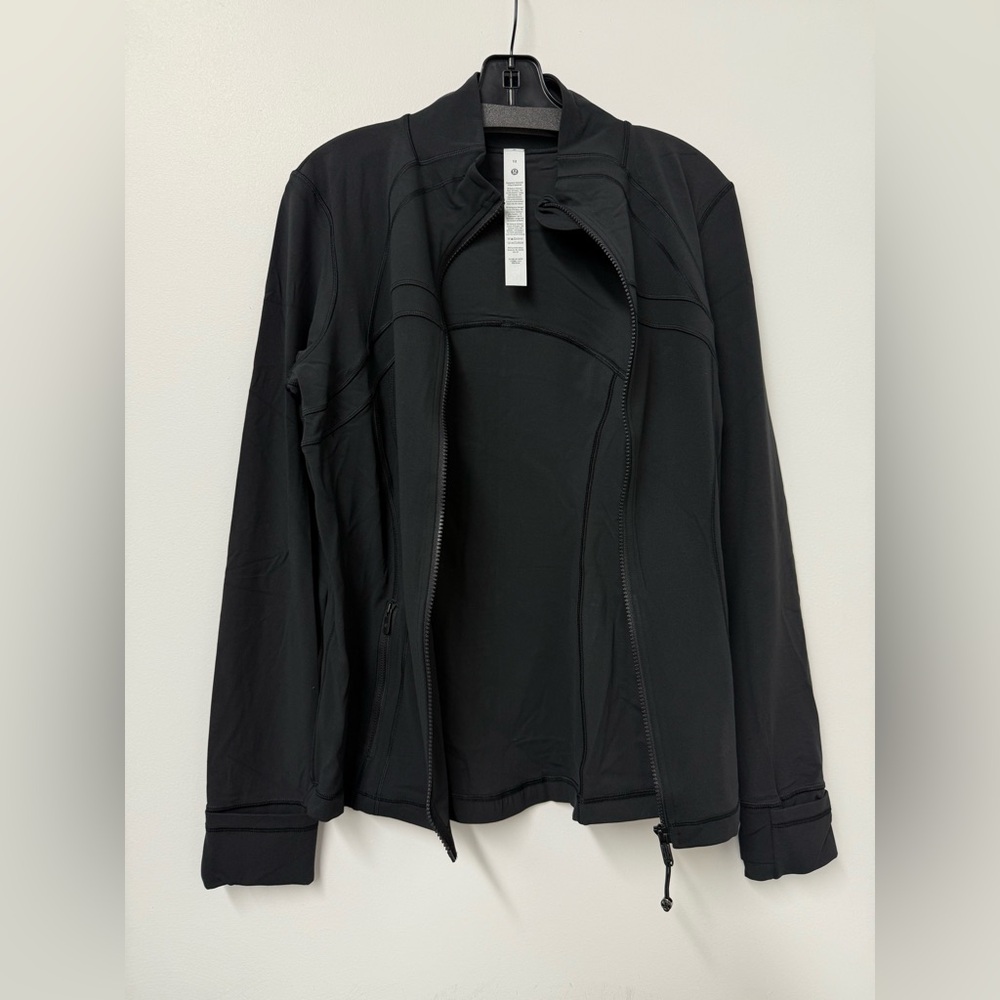 LuluLemon Define Jacket Nulu in Black - Picture 2 of 8